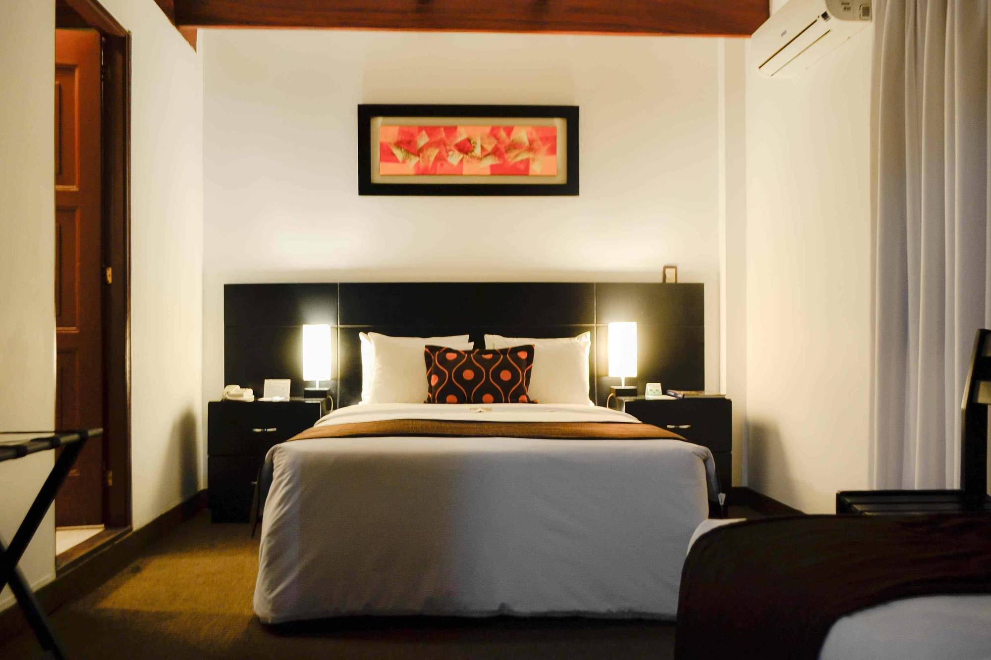 Hotel Ferre De Ville Lima Bagian luar foto